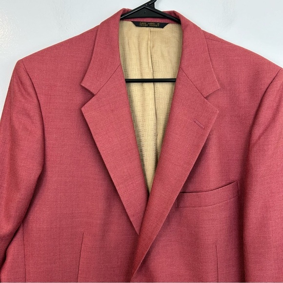 Men's Halston Salmon Pink Suit Jacket/ Blazer Size Large - Picture 2 of 13